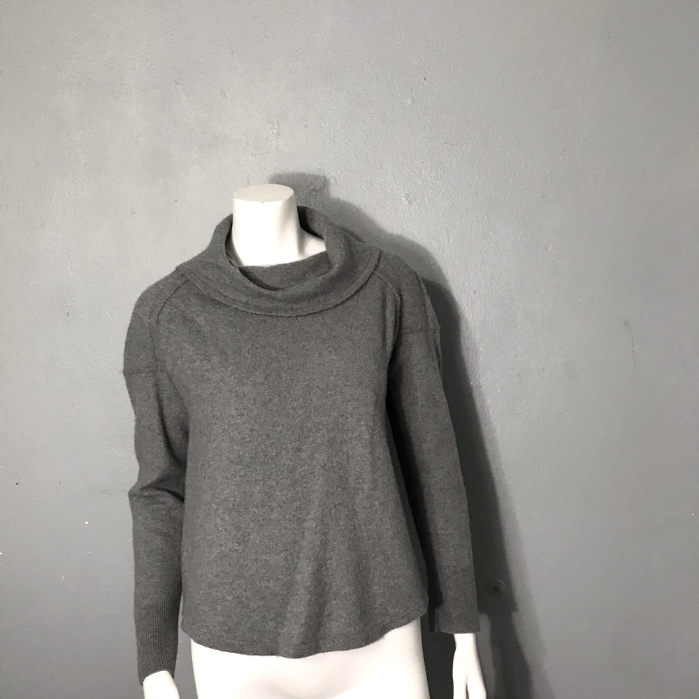 😋Catherine malangrino sweater